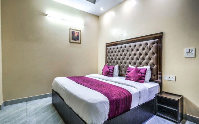 OYO 2807 Hotel Crosswinds Residency