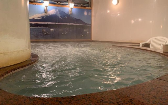 Funabashi Grand Sauna and Capsule Hotel - Caters to Men