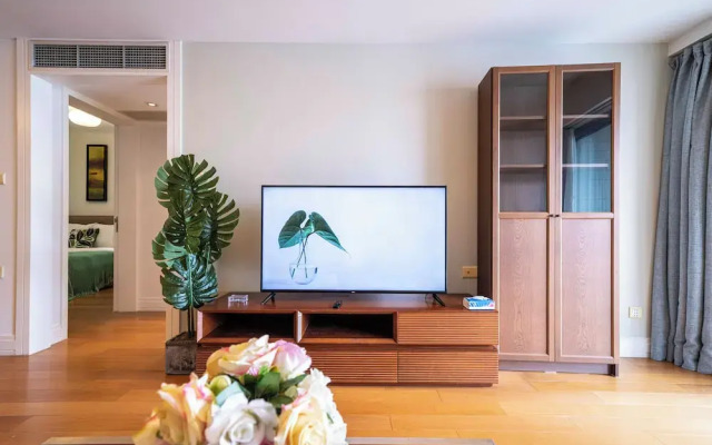 Tyms Spacious 2BR 1BA Apt Xuhui Metro