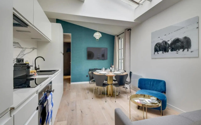 141-Suite Klein, townhouse style APT, Marais, Paris