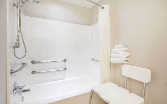 Microtel Inn & Suites Claremore