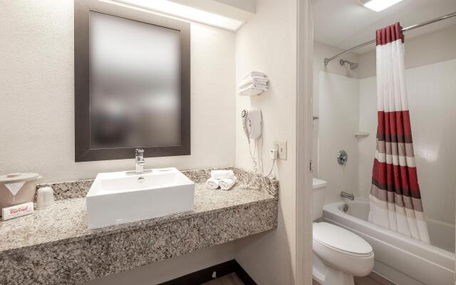 Travelodge by Wyndham Peoria