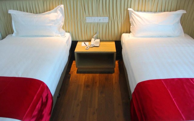 906 Premier Hotel