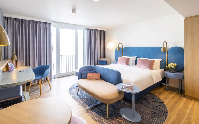 Capri by Fraser Leipzig