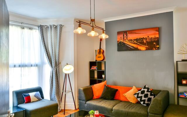 Captivating 3-bed House in Swansea Town Center