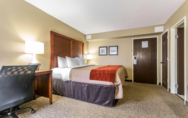 Comfort Inn & Suites Lexington - Hamburg I-75