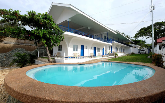 Pescadores Seaview Suites Moalboal