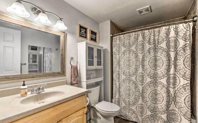 Lakewood Retreat: Access Nature & Urban Sites