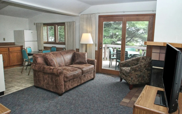 Cragun's Resort & Hotel