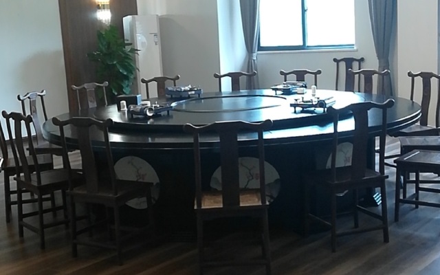 Floral Hotel · Shitai Xishuiwan bathing pool Home Hotel(bathing pool Xiquan Resort)