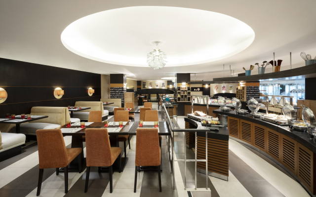 JEN Manila by Shangri-La