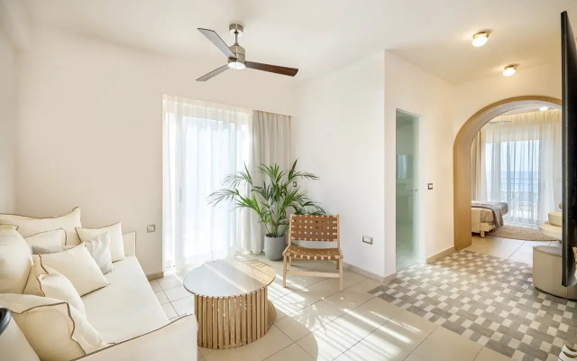 Maravel Star Art Hotel