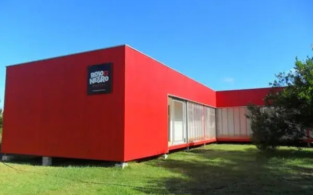 Rojo y Negro Hostel - Posada