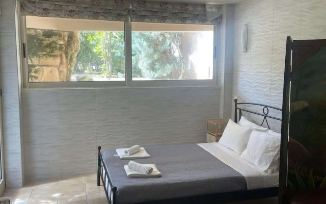 Cassiopeia 5 BR Villa on beach with pool