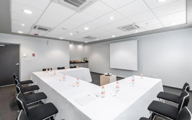 City Express Junior by Marriott Toluca Zona Industrial