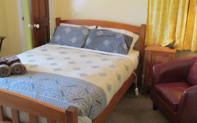Designer Cottage B&B
