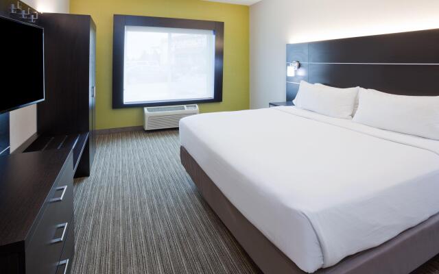 Holiday Inn Express Hotel & Suites Dickinson, an IHG Hotel