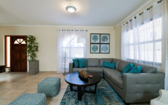Stylish Villa, Private Pool, Bbq, Privacy