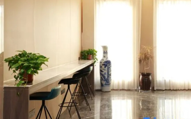Xingyue Wisdom Hotel (Xinxiang Huixian Branch)
