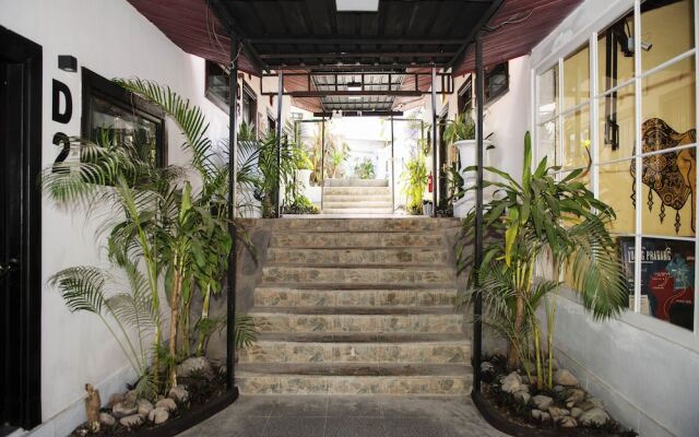 Mad Monkey Luang Prabang