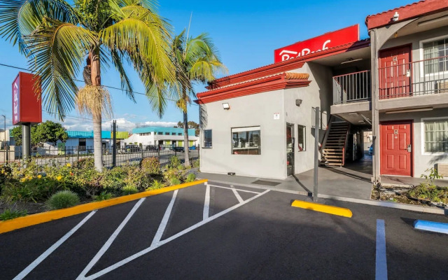 Red Roof Inn Los Angeles - Bellflower