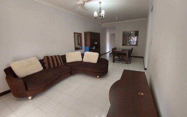 Marina Court - Stay In Borneo