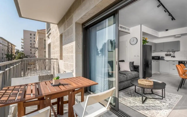 2BDR W parking shirat haneviim - Mamilla Area