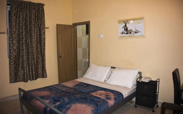 Jesiwa B's Little Palace