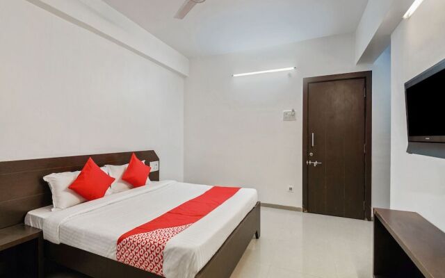 OYO 24115 Flagship Hotel Rajwada