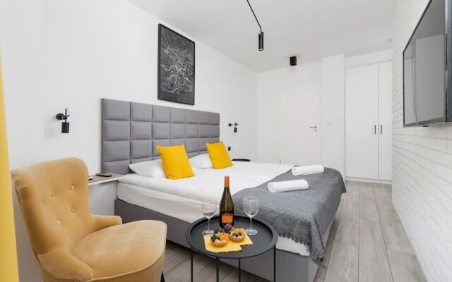 Miodowa Studio Cracow by Renters