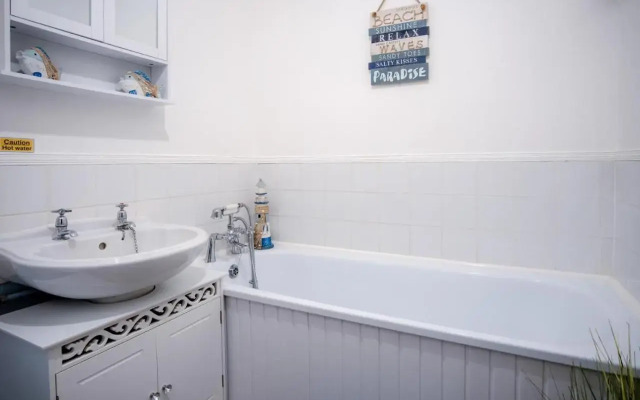 Bayview 32 - 2 Bedroom Chalet - Bayview Oxwich
