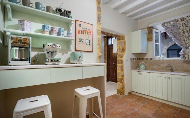 A33 Rhodes Old Town House