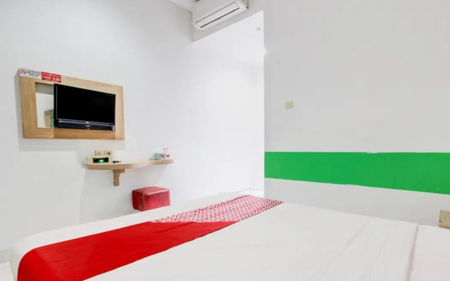 Collection O Jalan Slamet Riyadi Near Kampung Batik Kauman Formerly Hotel Grand Kota