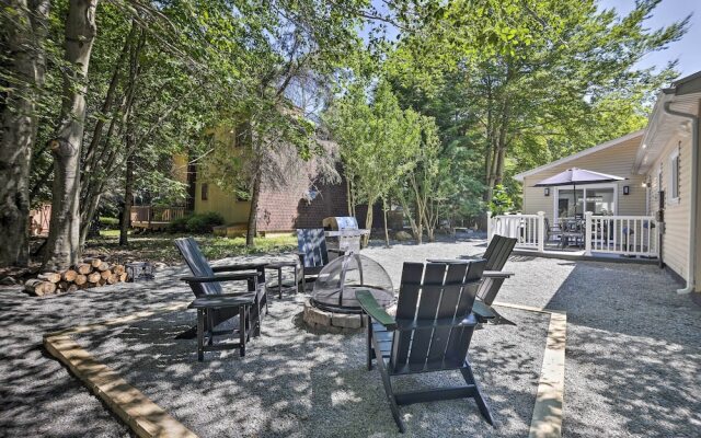Fire Pit + Furnished Deck: Serene Tobyhanna Escape