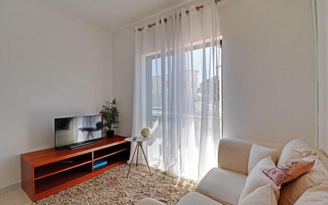 Faro Airport Flat 1 by Homing