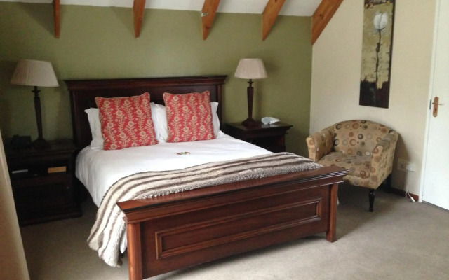 Sunninghill Guest Lodge