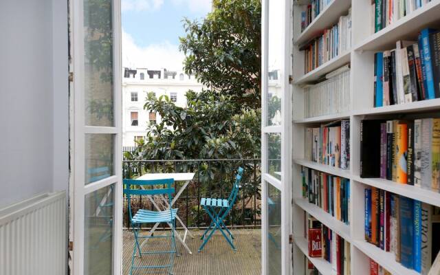 3 Bedroom Notting Hill House With Balcony