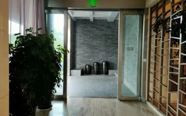Saint Heaven & Earth Travel Residence (Huangshan North High-speed Railway Station)