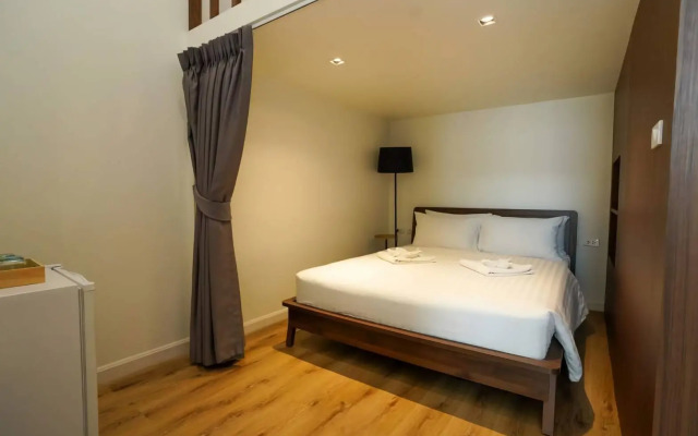 Play Poshtel & Cafe (SHA Certified)