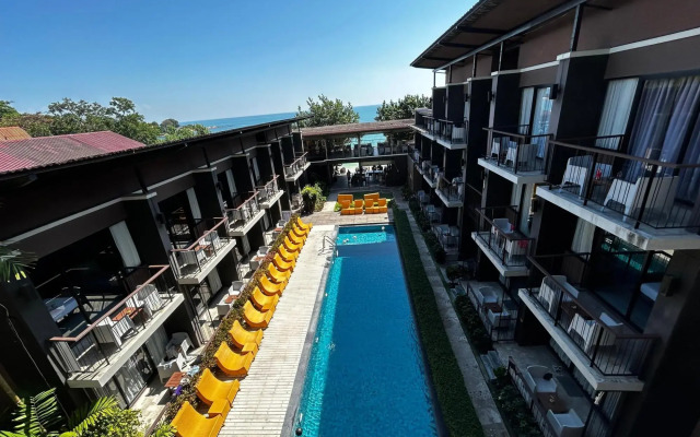 LaLune Beach Resort