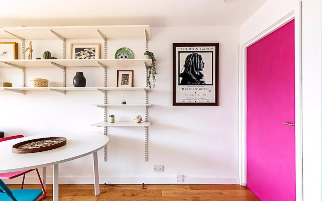Bright Flat For 2 in Dartmouth Park