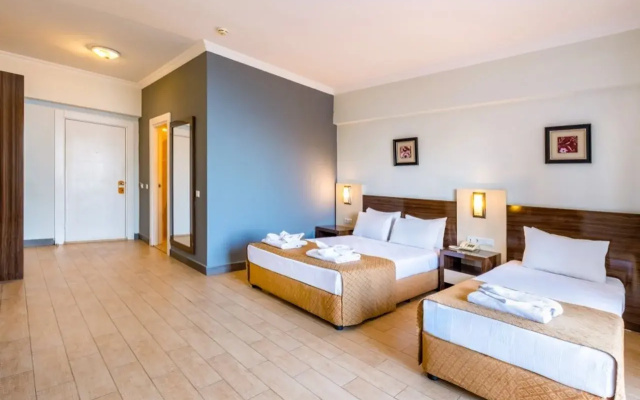 Senza Garden Holiday Club