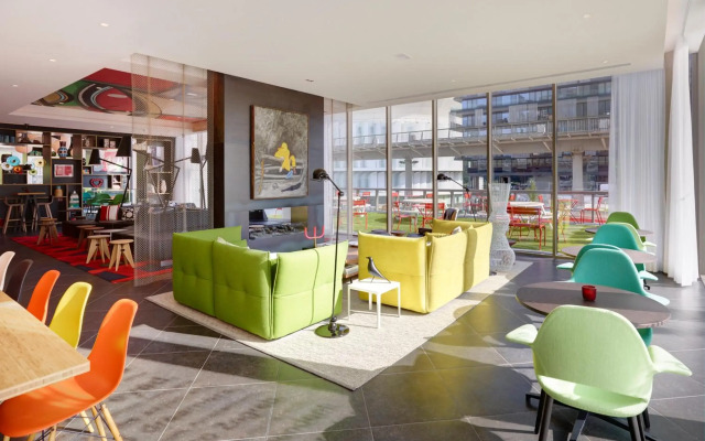 citizenM Paris la Défense