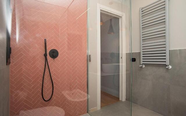 LikeYourHome, 80 sq m luxury apartment with Jacuzzi, in Trastevere district