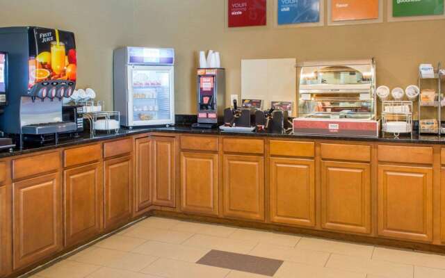 Quality Suites Waldorf