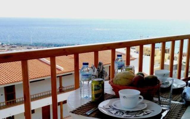 Ocean View Apartment over Los Cristianos, Playa las Vistas