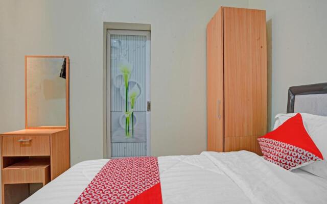OYO 90804 Oma Uti Homestay Syariah