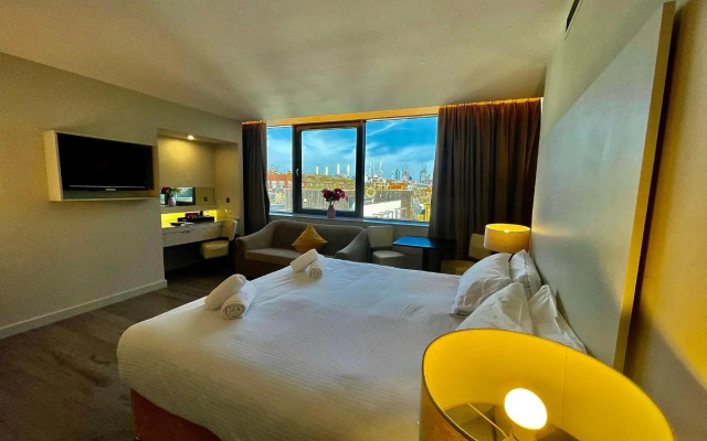 Axiom Park Hotel