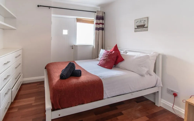 Cozy Modern Bedroom Apartments City L2