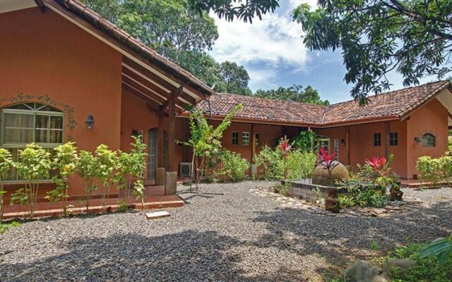 Unique Architecture, 3 Pools and Wi-Fi